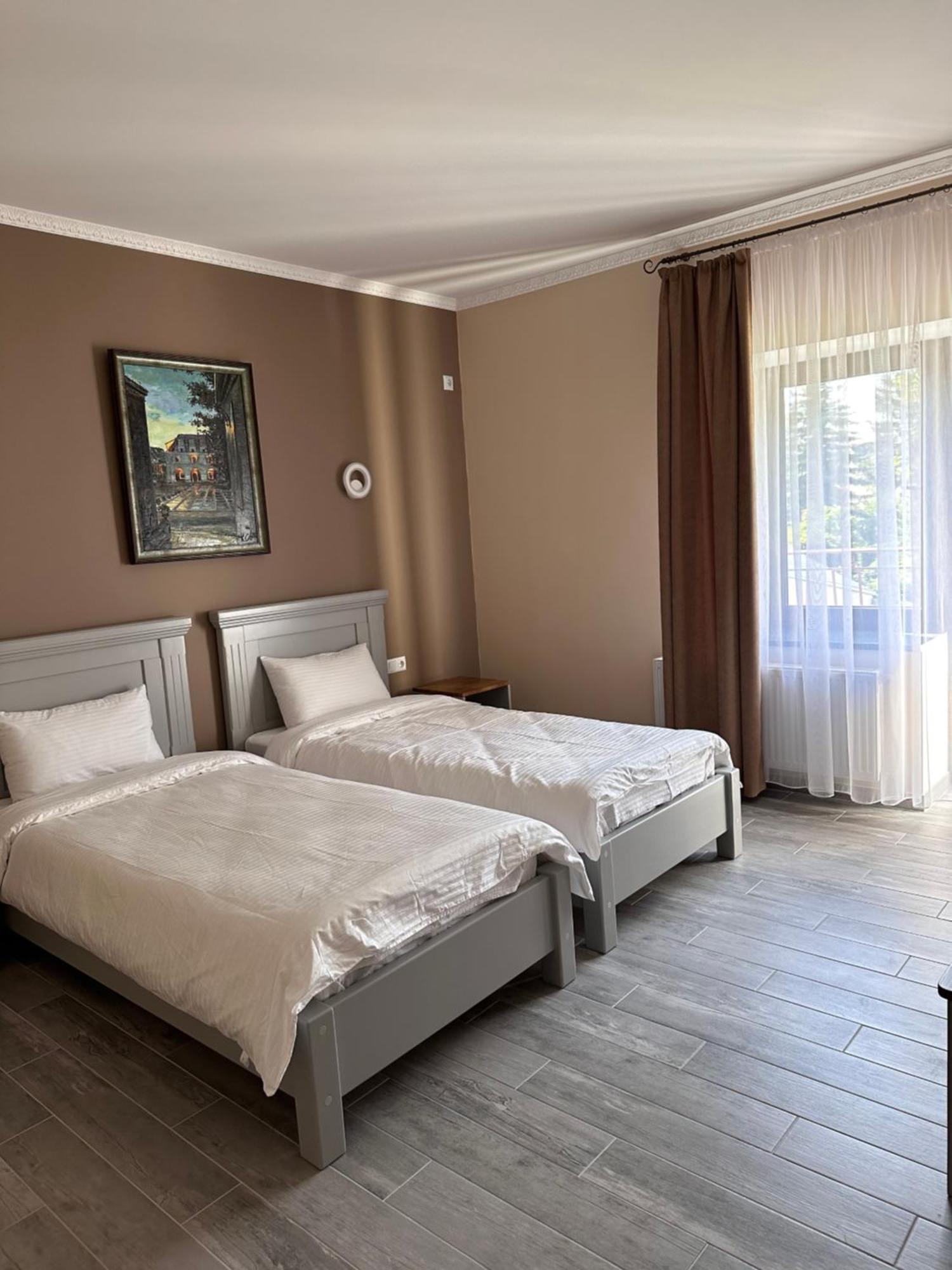 Maestro Hotel Ostroh Exterior photo